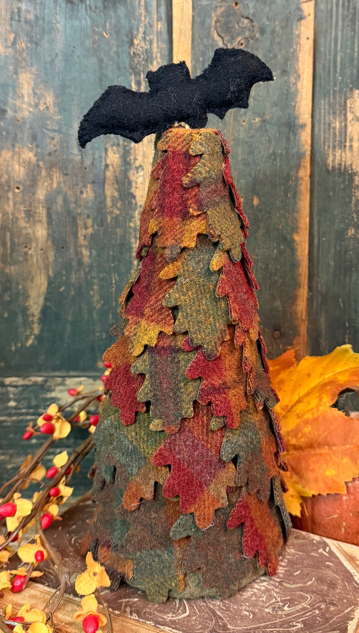 PB-723 Hand-made 100% Wool Oak Leaves Tree with Bat
