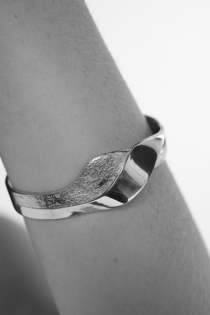 Tutti Wave Bangle