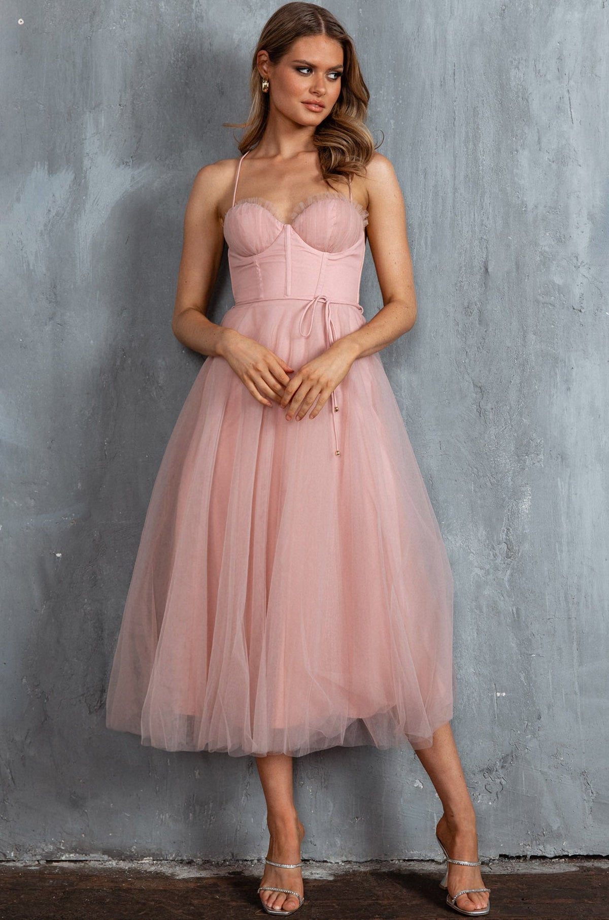 Smitten Sweetheart Neckline Chiffon Midi Dress Blush
