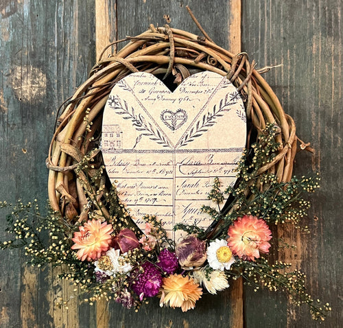 CD-SW17 Paper 'Heart' with Dried Flowers Wreath