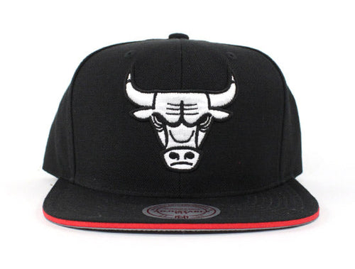 Chicago Bulls Mitchell & Ness Snapback Hats (Black 3M Under Brim)