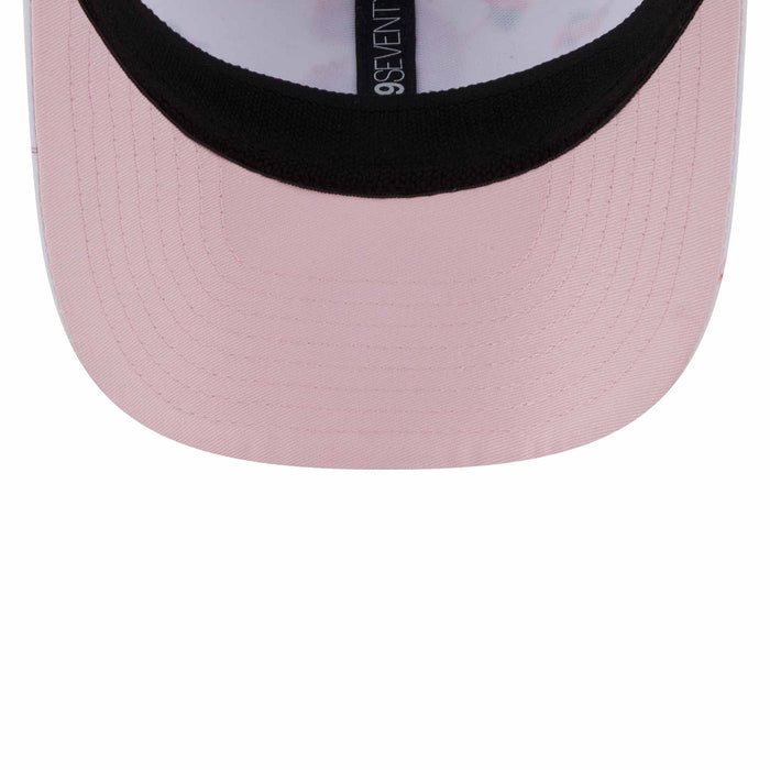 Chicago Cubs New Era Flamingo Print 9SEVENTY Stretch Snap Cap