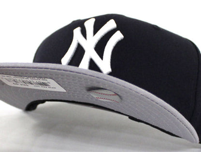 KIDS New York Yankees New Era 9Fifty Snapback Hat (Navy Gray)