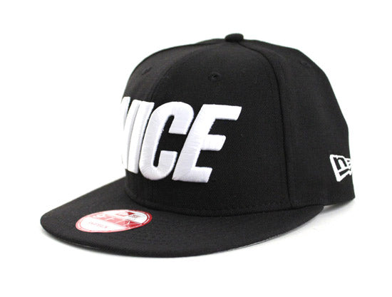 NICE New Era 9fifty Snapback Hat (BLACK WHITE  GRAY UNDER BRIM)