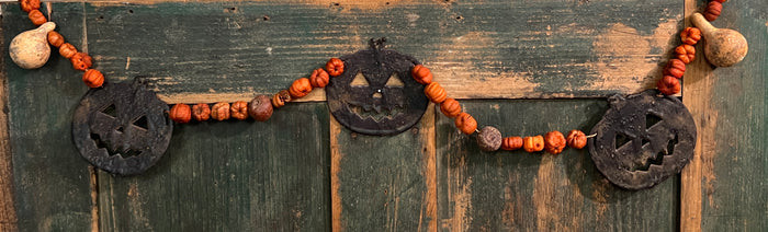 PB-104 Putka Pods, Pods & Beeswax Jack-o's Garland