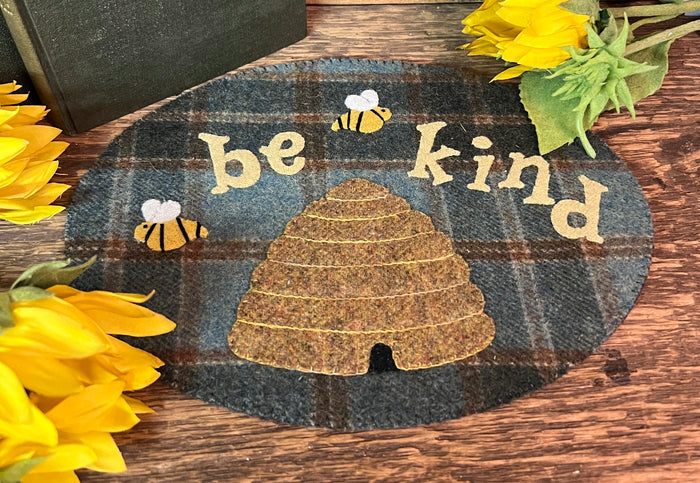 PB-333 Beeskep "Be Kind" Wool Runner